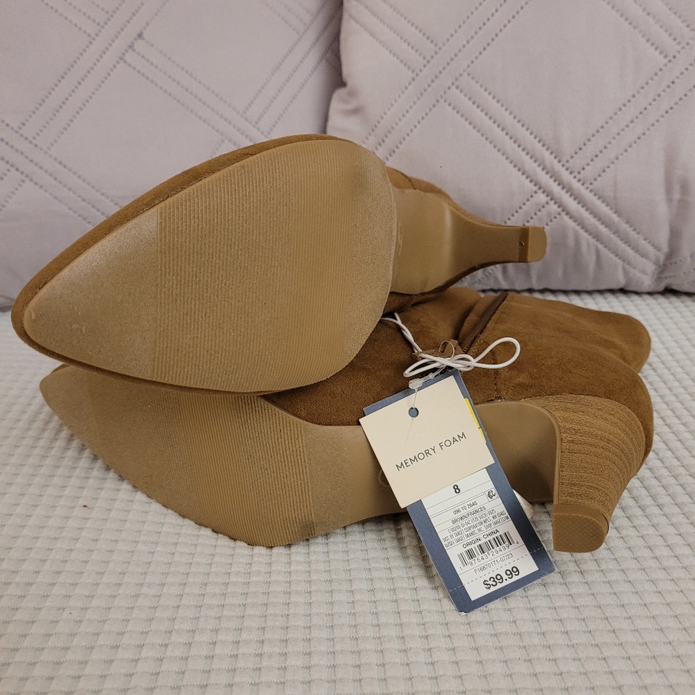 Universal Thread Booties Size 8 - image 3